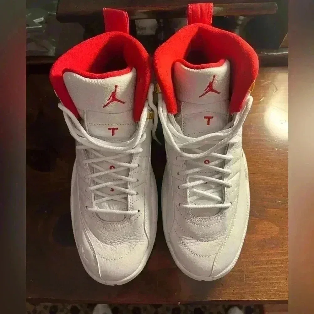 Jordan 12 Retro FIBA 2019 Men’s 7/ Women’s 8.5